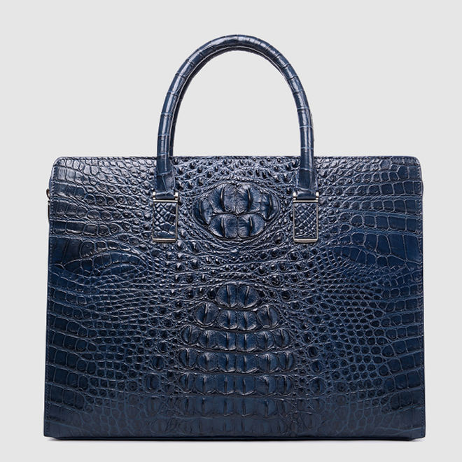 CHANEL BLUE CROCODILE MICRO BAG Condition grade A. P… | Drouot.com