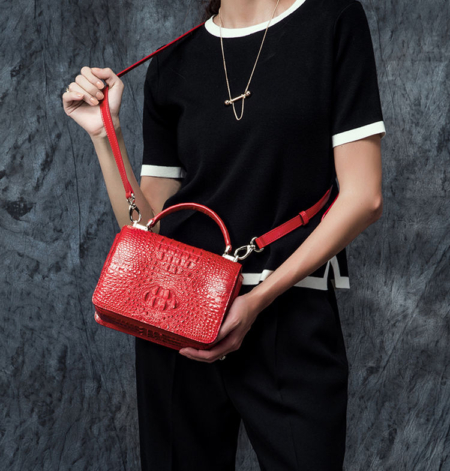 Stylish Crocodile Crossbody Handbag-Exhibition-3