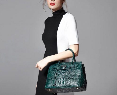 crocodile purse is luxury accessories for women