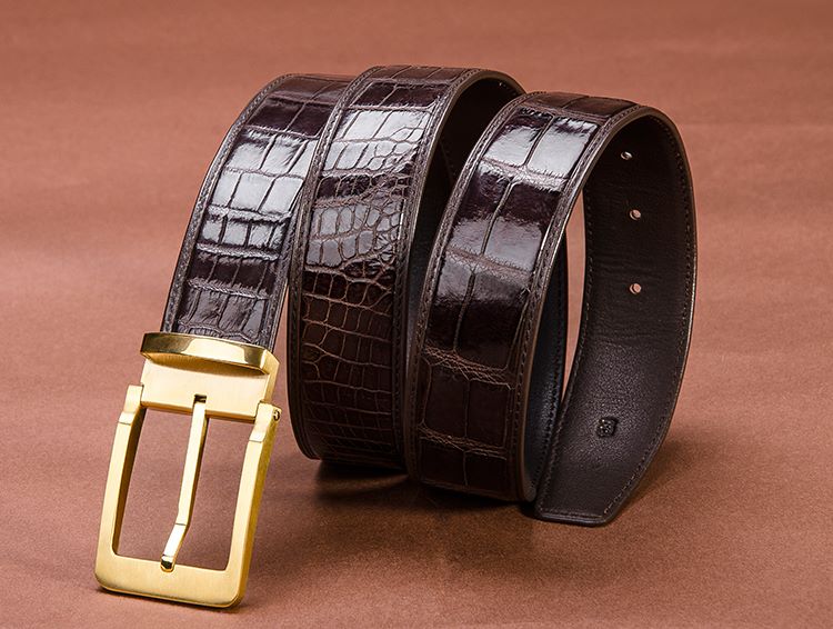 BRUCEGAO’s crocodile belt can be a Stylish gift for him