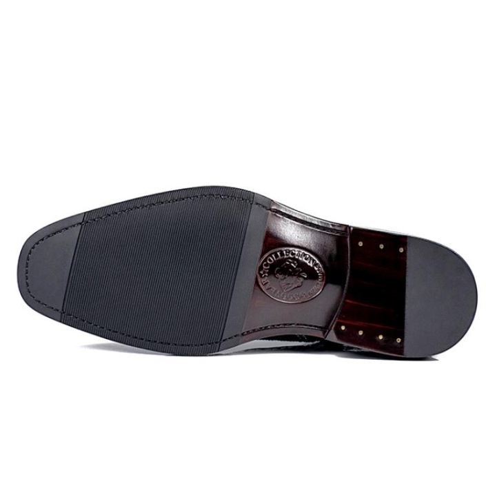 wingtip chukka boots