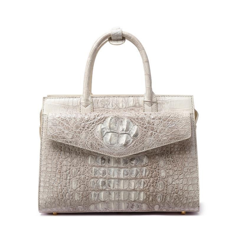 What Is The Difference Between A Purse And A Handbag