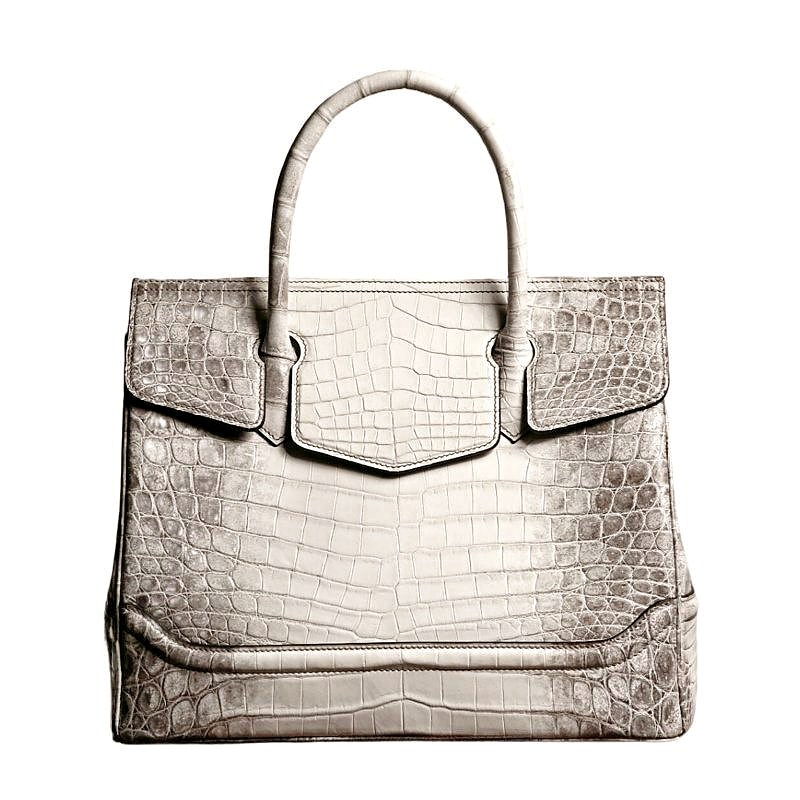 Why do Wealthy Women Prefer Classic Handbags over Trendy Handbags