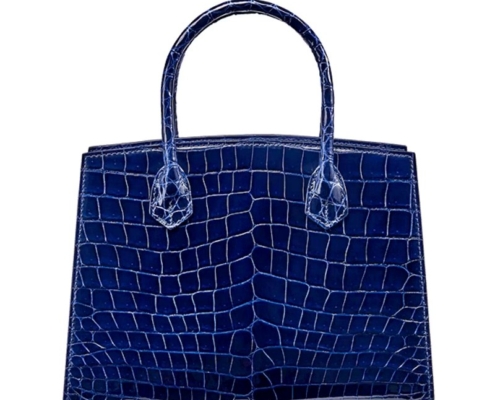How to Choose the Perfect Leather Handbag Color for Women in Their 40s and 50s