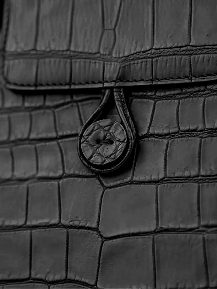 Stylish Alligator Laptop Bags Sleeves for 13–16 Inch Laptops - Button